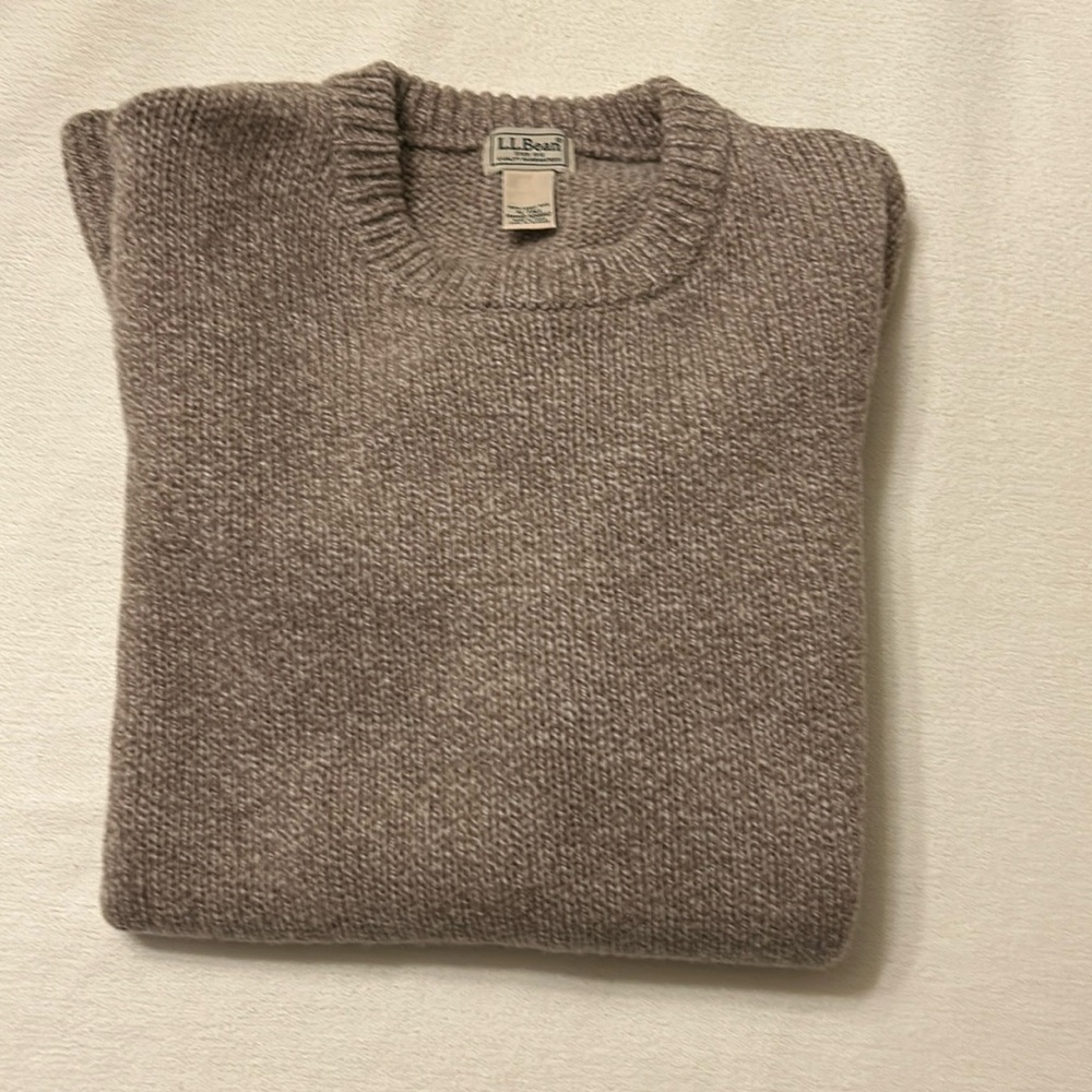 L. L. Bean Men’s 100% Lambs’ Wool Brown Sweater in XL Tall